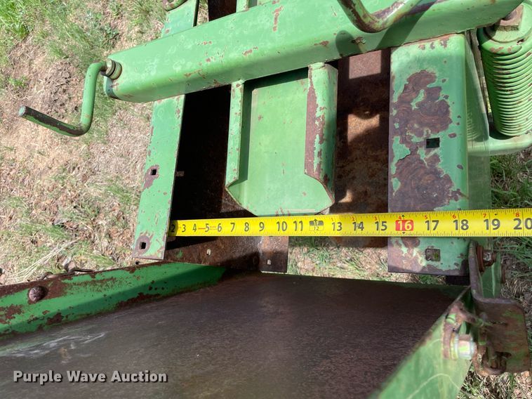 image for item LY9789 John Deere 346  small square baler