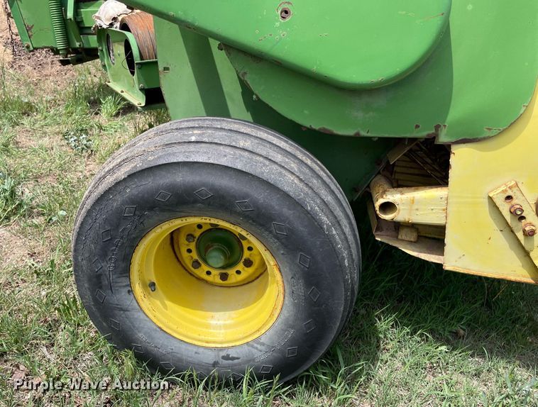 image for item LY9789 John Deere 346  small square baler