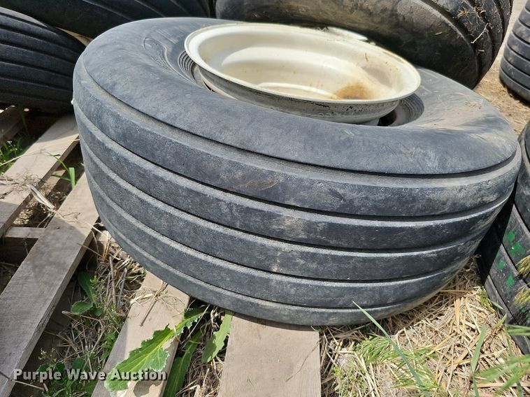 image for item MD9803 (12) tires and wheels