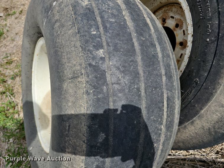 image for item MD9803 (12) tires and wheels