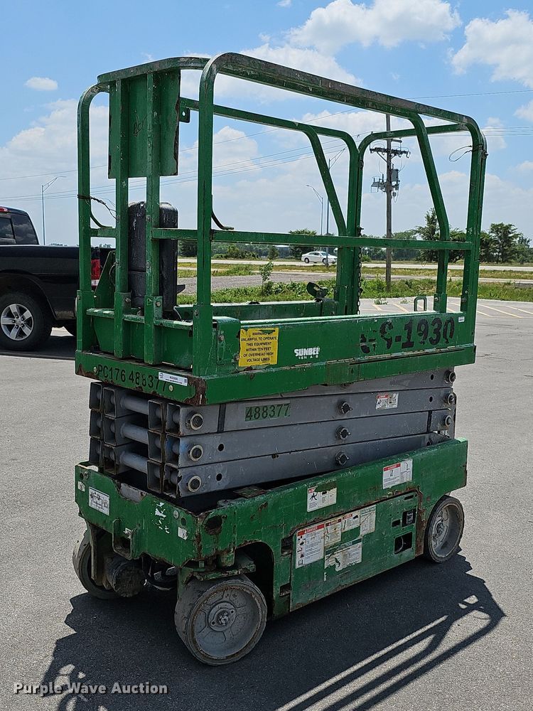 image for item MD9886 Genie GS1930  scissor lift