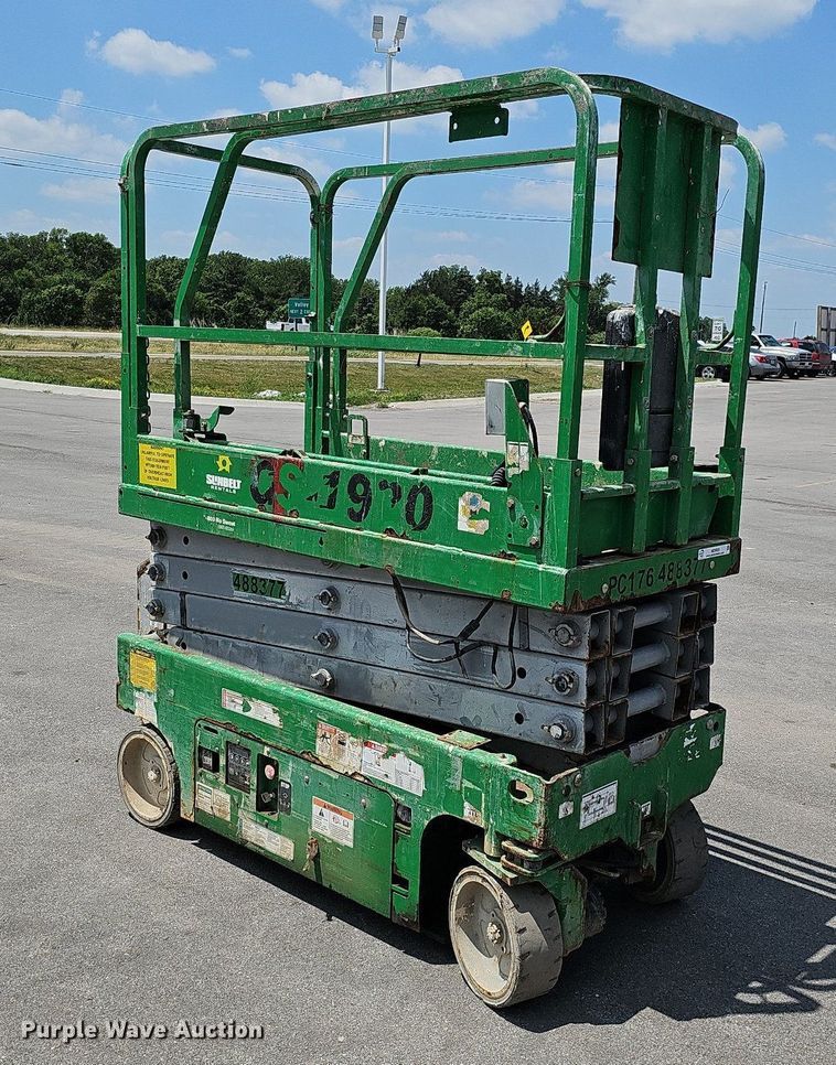 image for item MD9886 Genie GS1930  scissor lift