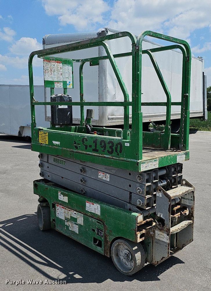 image for item MD9886 Genie GS1930  scissor lift