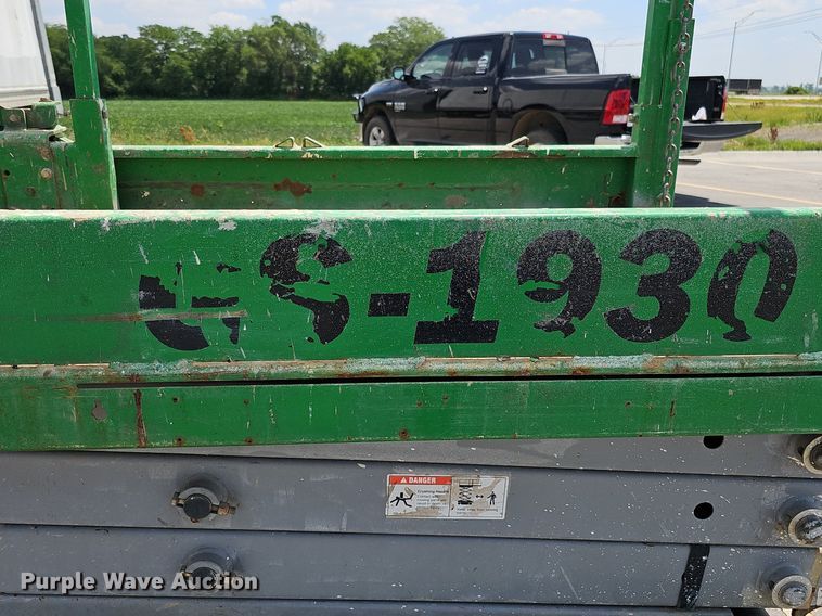 image for item MD9886 Genie GS1930  scissor lift