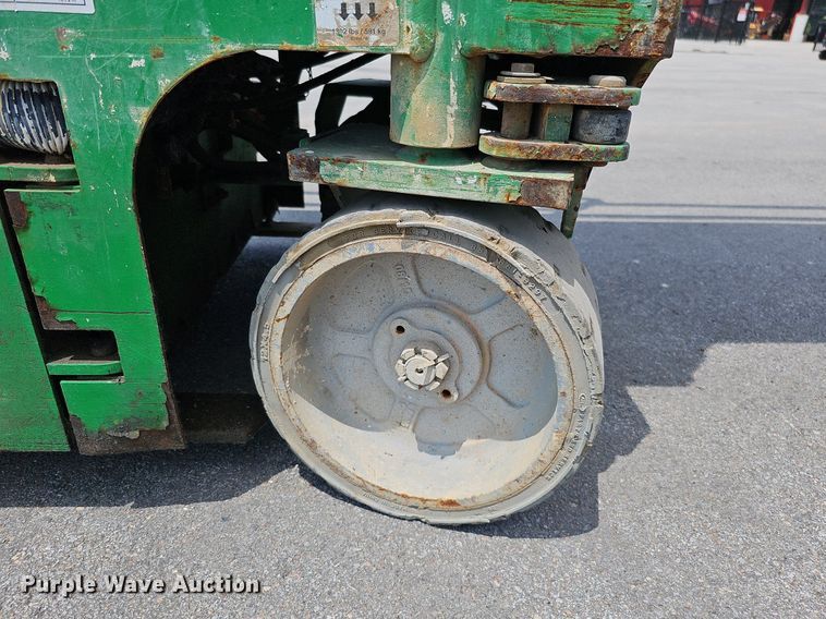 image for item MD9886 Genie GS1930  scissor lift