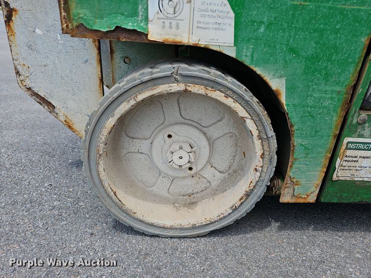 image for item MD9886 Genie GS1930  scissor lift