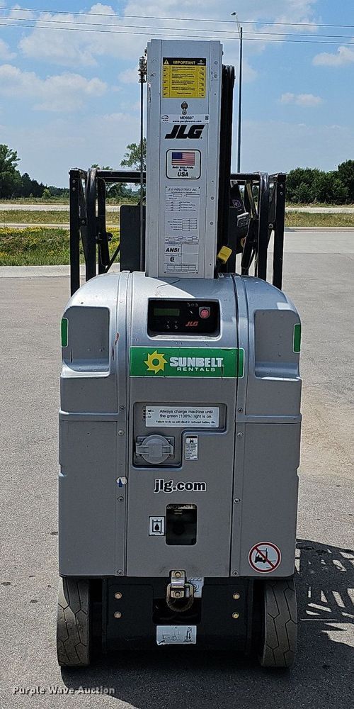 image for item MD9887 2016 JLG Industries 20MVL  vertical lift