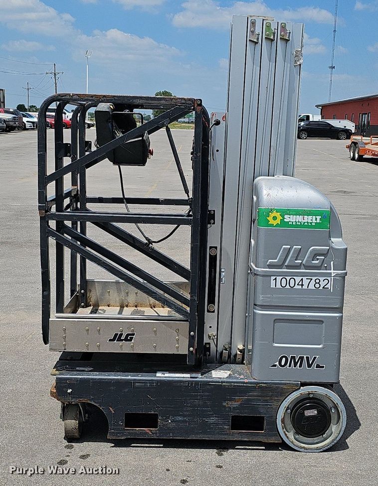 image for item MD9887 2016 JLG Industries 20MVL  vertical lift