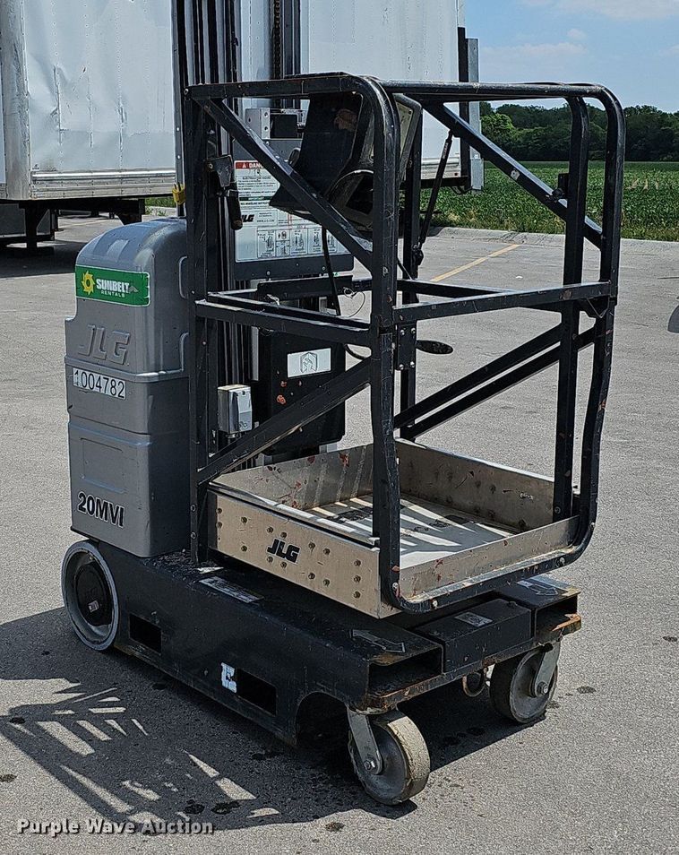 image for item MD9887 2016 JLG Industries 20MVL  vertical lift