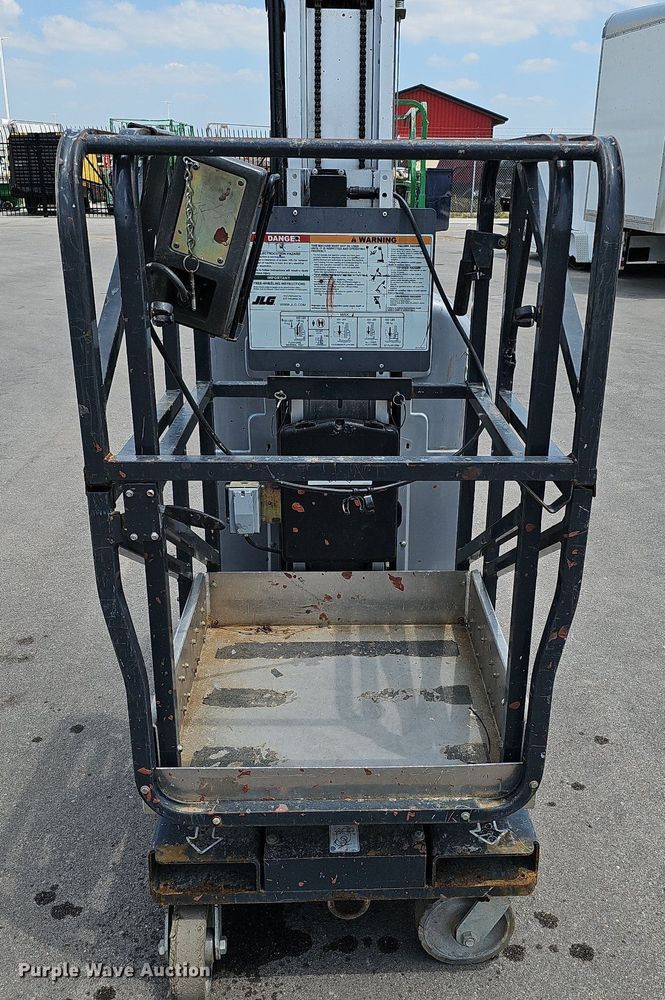 image for item MD9887 2016 JLG Industries 20MVL  vertical lift