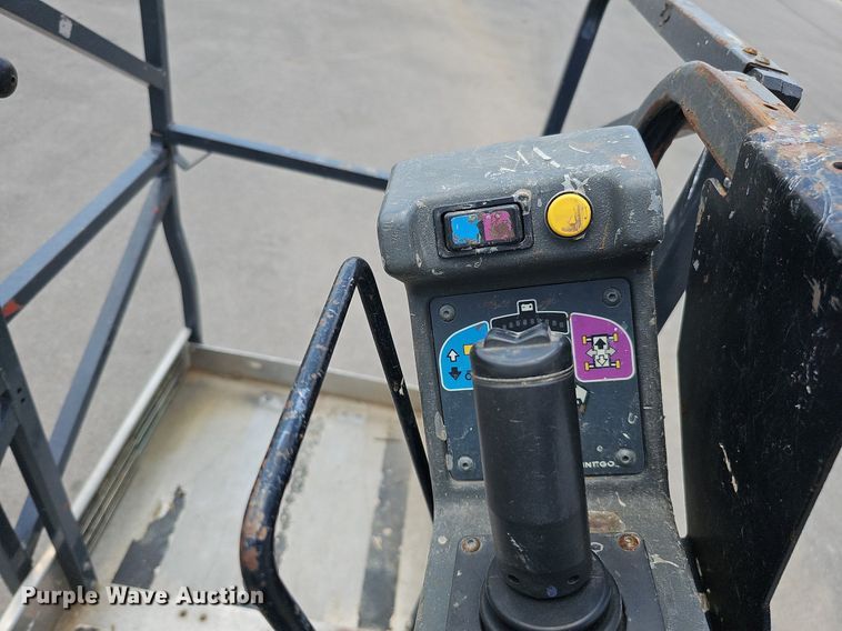 image for item MD9887 2016 JLG Industries 20MVL  vertical lift