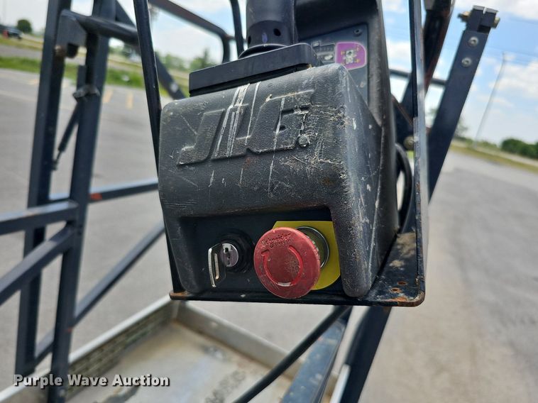 image for item MD9887 2016 JLG Industries 20MVL  vertical lift