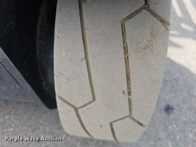 image for item MD9887 2016 JLG Industries 20MVL  vertical lift