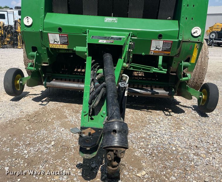 image for item ME9804 John Deere 568 Mega Wide Plus  round baler