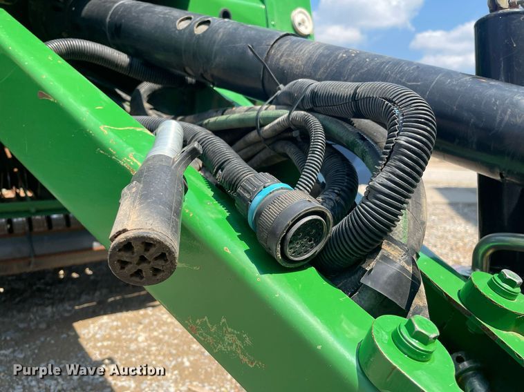 image for item ME9804 John Deere 568 Mega Wide Plus  round baler