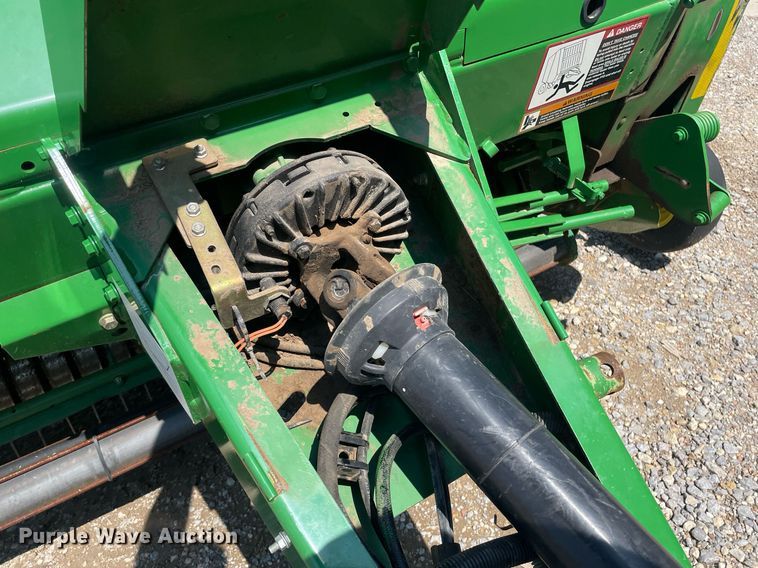 image for item ME9804 John Deere 568 Mega Wide Plus  round baler