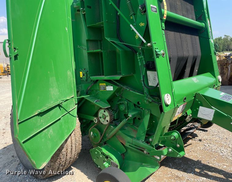 image for item ME9804 John Deere 568 Mega Wide Plus  round baler