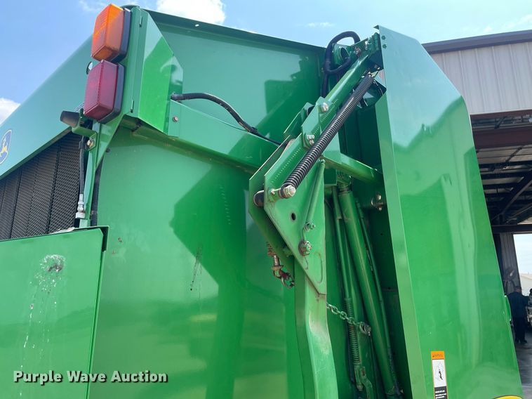 image for item ME9804 John Deere 568 Mega Wide Plus  round baler