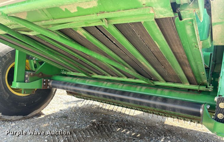 image for item ME9804 John Deere 568 Mega Wide Plus  round baler