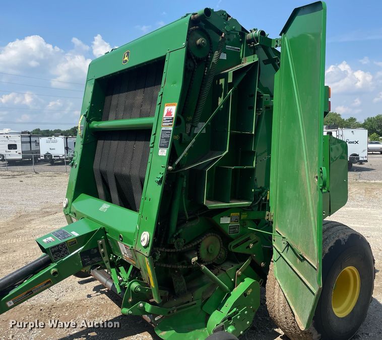 image for item ME9804 John Deere 568 Mega Wide Plus  round baler