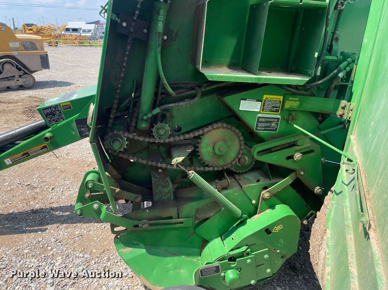 image for item ME9804 John Deere 568 Mega Wide Plus  round baler