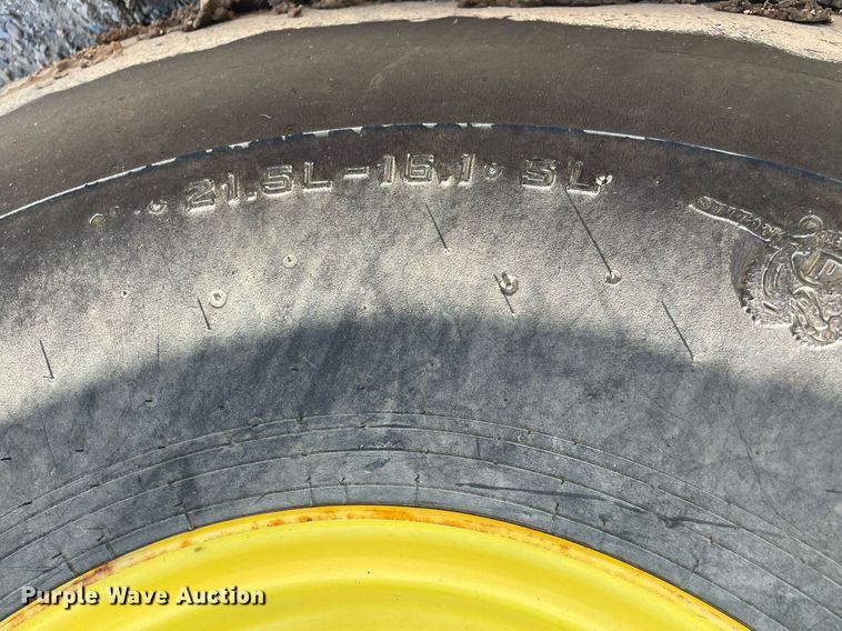 image for item ME9804 John Deere 568 Mega Wide Plus  round baler