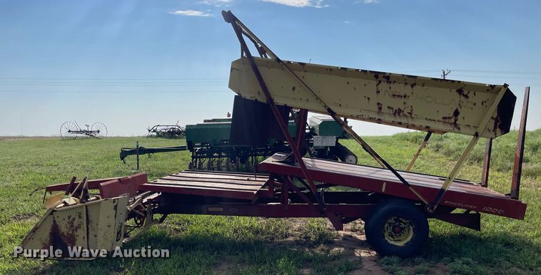 image for item ME9840 New Holland Stackliner 1000  bale stacker