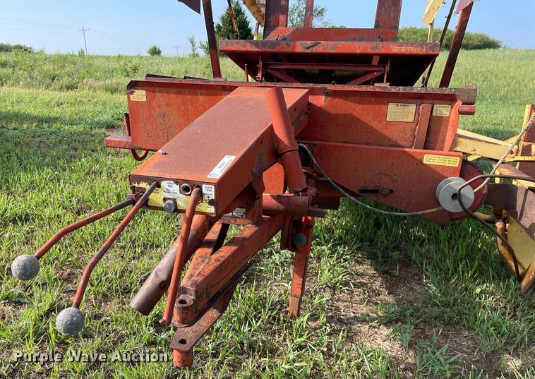 image for item ME9840 New Holland Stackliner 1000  bale stacker