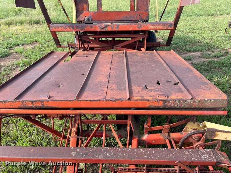 image for item ME9840 New Holland Stackliner 1000  bale stacker