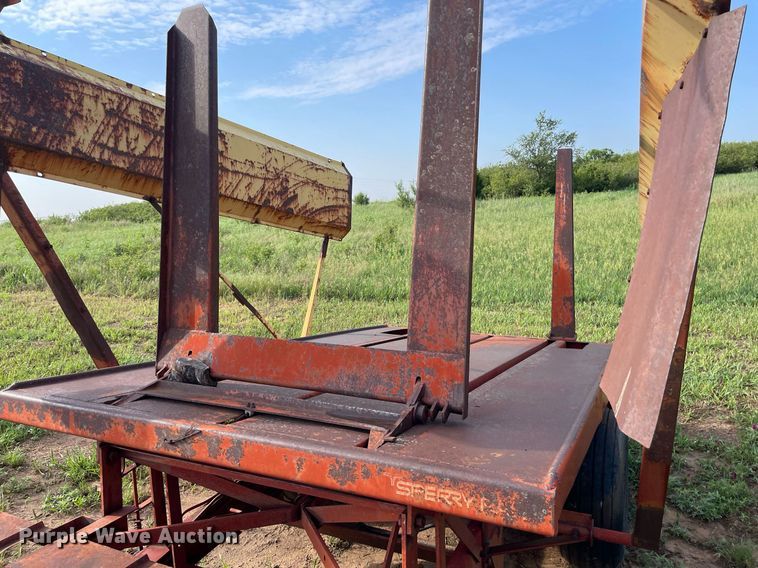 image for item ME9840 New Holland Stackliner 1000  bale stacker