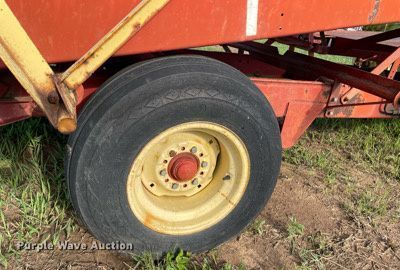 image for item ME9840 New Holland Stackliner 1000  bale stacker