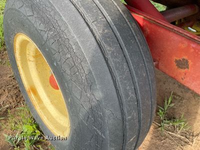 image for item ME9840 New Holland Stackliner 1000  bale stacker