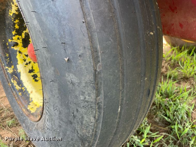 image for item ME9840 New Holland Stackliner 1000  bale stacker