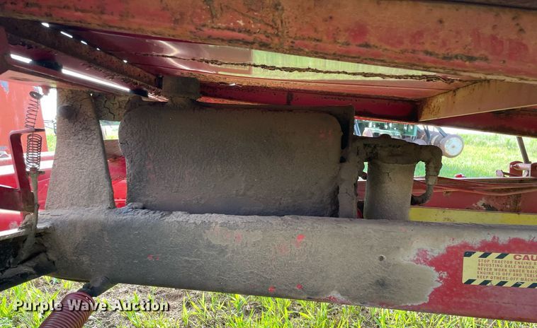 image for item ME9840 New Holland Stackliner 1000  bale stacker