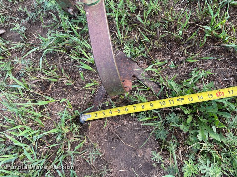 image for item ME9841 John Deere 825  row crop cultivator