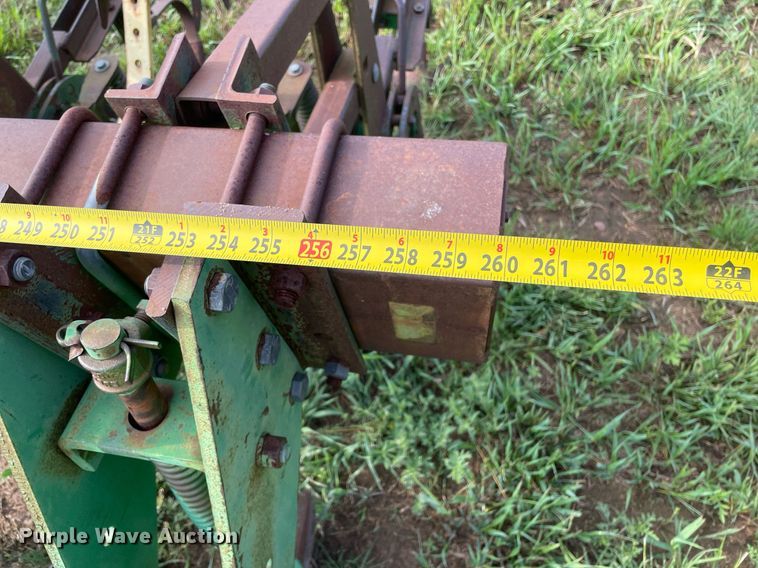 image for item ME9841 John Deere 825  row crop cultivator