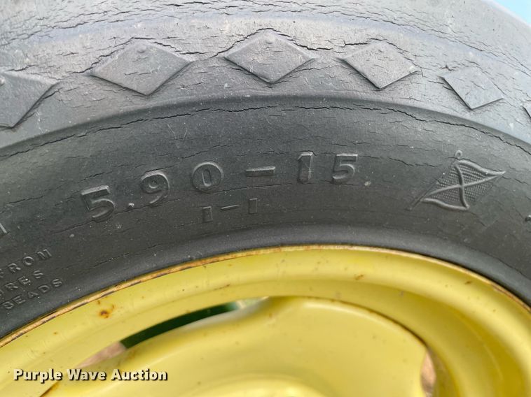 image for item ME9841 John Deere 825  row crop cultivator