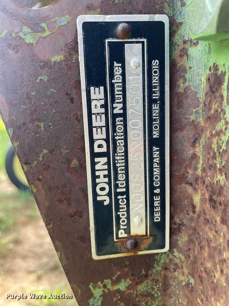 image for item ME9841 John Deere 825  row crop cultivator