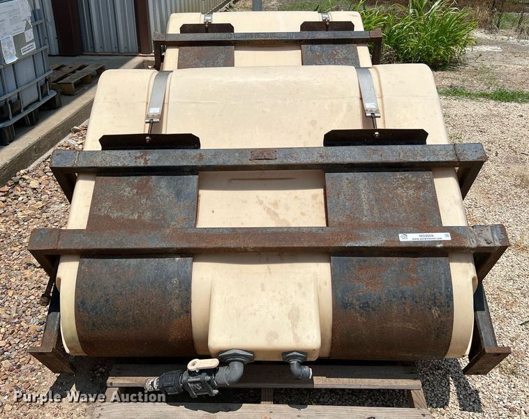 image for item MG9008 (2) saddle tanks