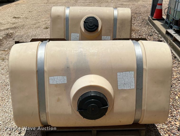 image for item MG9008 (2) saddle tanks