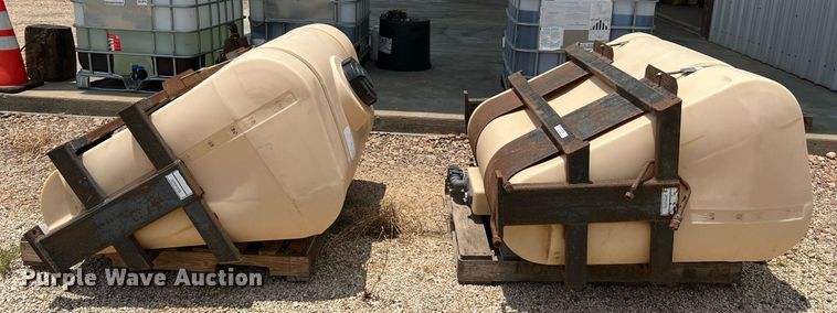 image for item MG9008 (2) saddle tanks