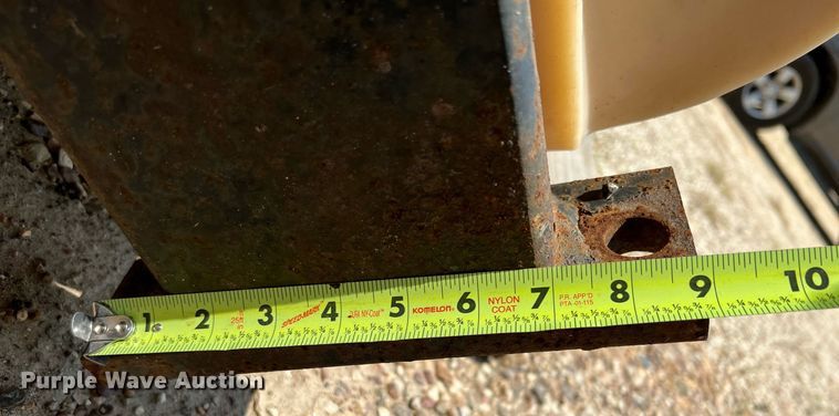 image for item MG9008 (2) saddle tanks