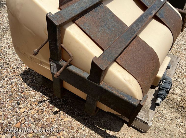 image for item MG9008 (2) saddle tanks