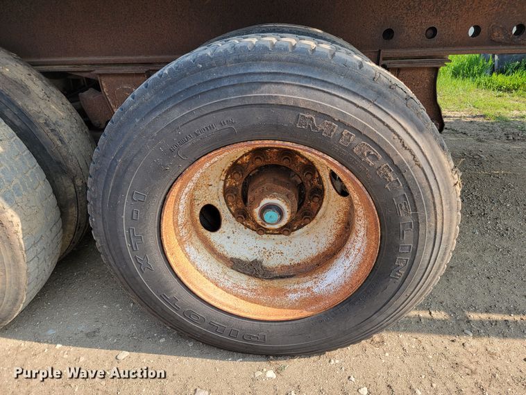 image for item ML9396 1991 Trailmobile F71T-5UAA  flatbed trailer