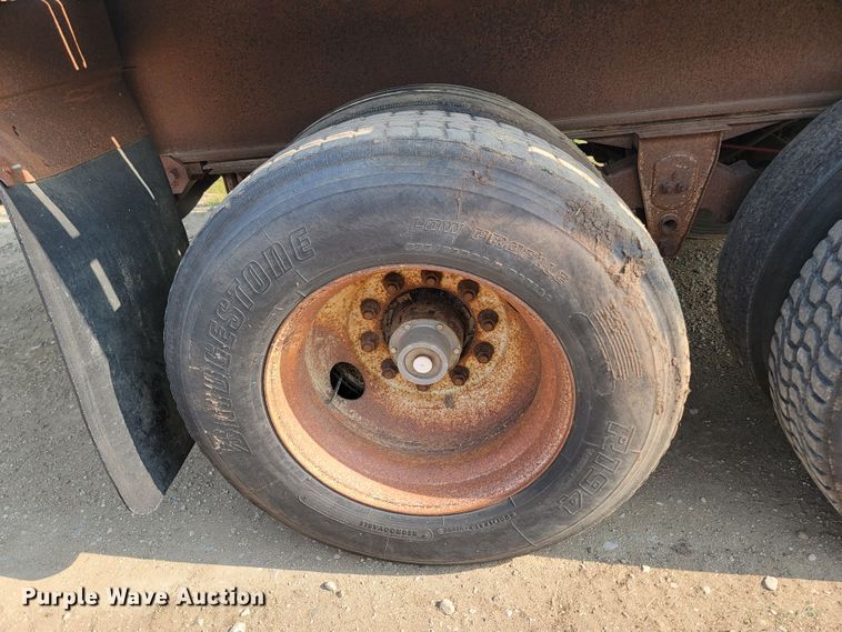 image for item ML9396 1991 Trailmobile F71T-5UAA  flatbed trailer