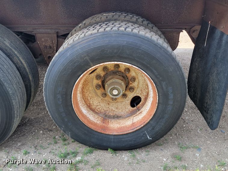 image for item ML9396 1991 Trailmobile F71T-5UAA  flatbed trailer