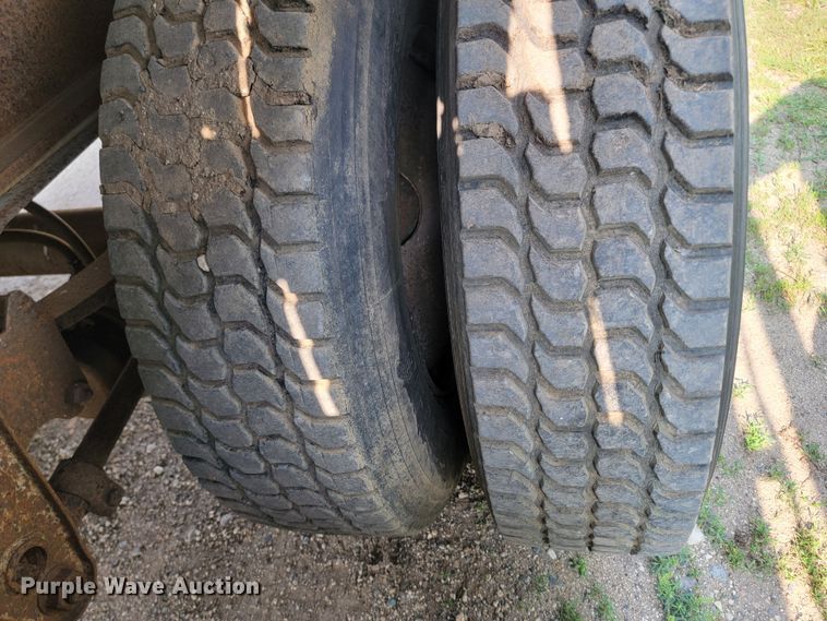 image for item ML9396 1991 Trailmobile F71T-5UAA  flatbed trailer