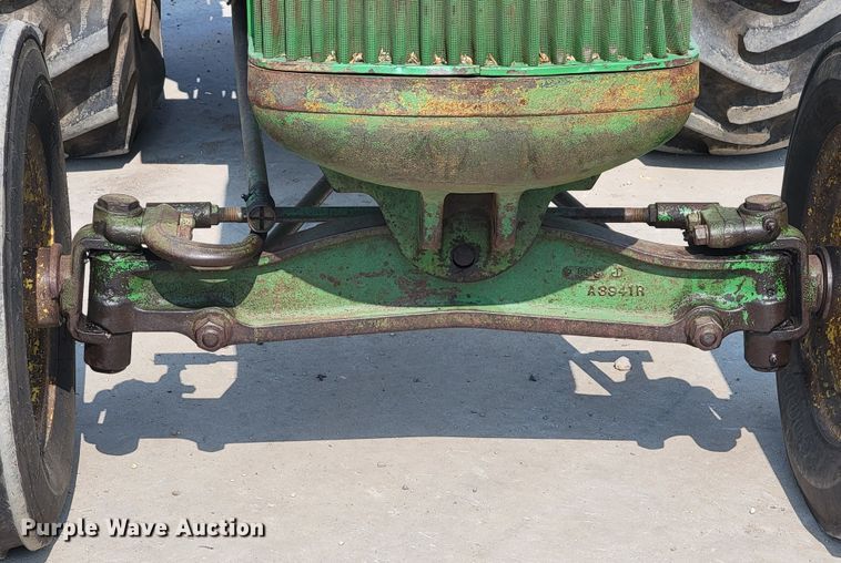 image for item ML9402 1952 John Deere AR  tractor