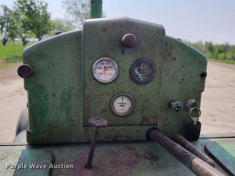 image for item ML9402 1952 John Deere AR  tractor