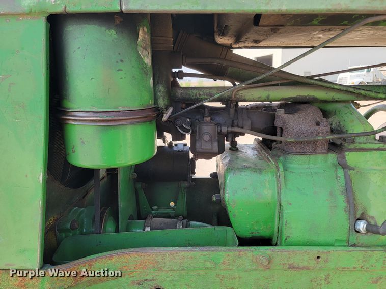 image for item ML9402 1952 John Deere AR  tractor